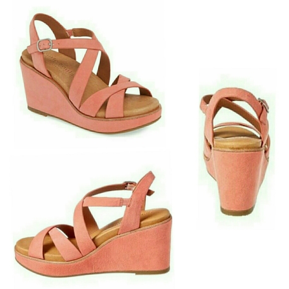 NWOT Kenneth Cole Gentle Souls Strappy Wedge - Picture 14 of 14